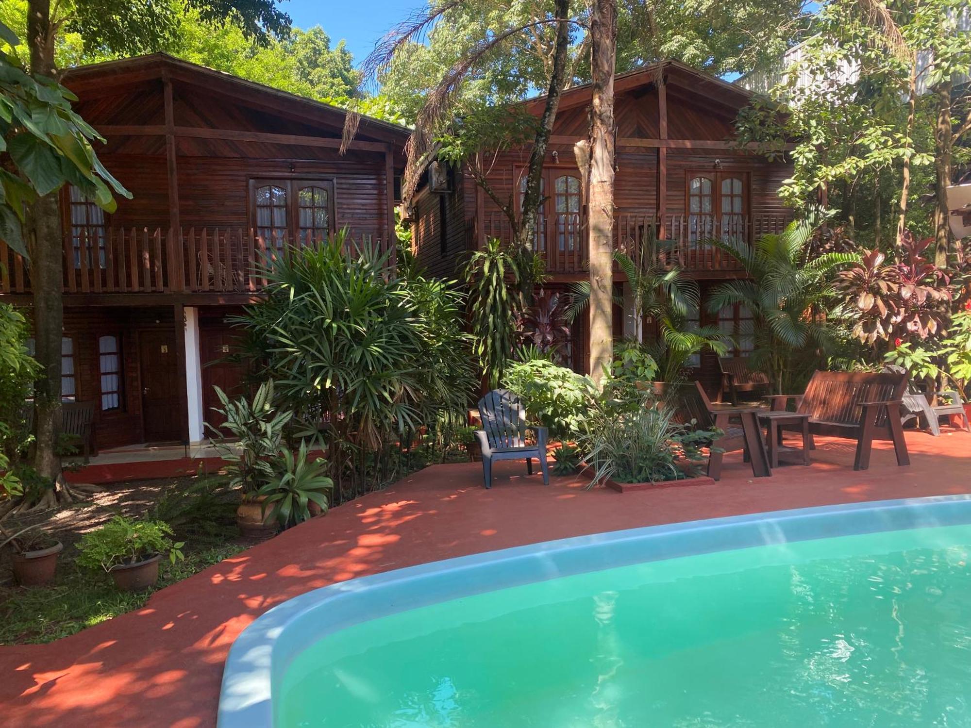 El Pindo Iguazu Aparthotel Puerto Iguazu Exterior photo